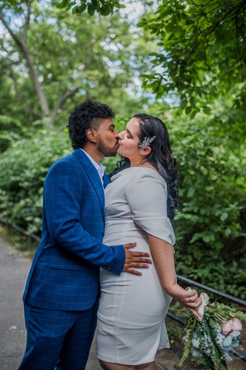 Kiss at Shakespeare Garden - Central Park Wedding - New York City